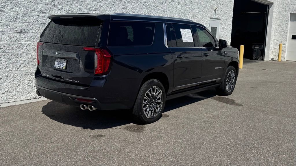 Used 2023 GMC Yukon XL Denali Ultimate image 7
