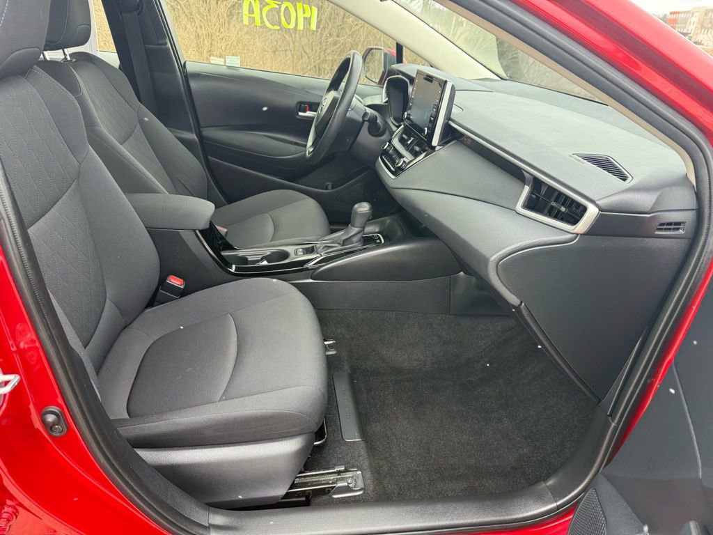 Used 2021 Toyota Corolla LE w/ Carpet Mat Package (TMS) image 20