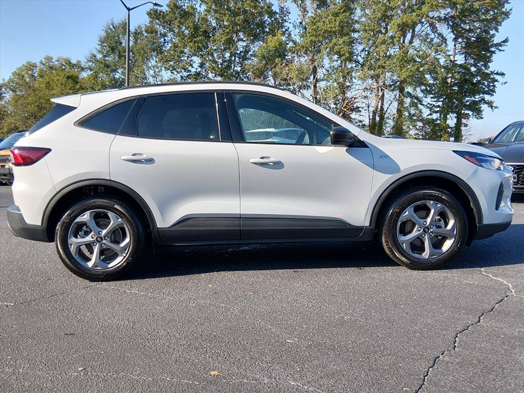 Used 2025 Ford Escape ST-Line AWD/4WD image 3