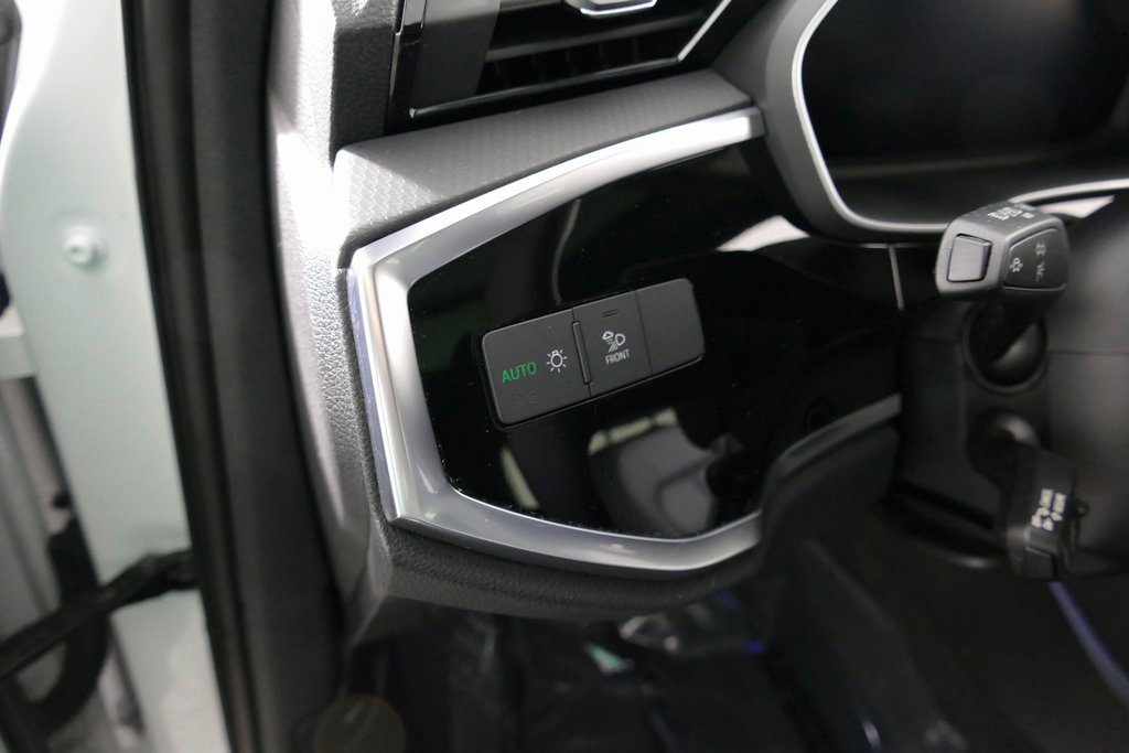 Used 2023 Audi Q3 2.0T Premium Plus w/ Premium Plus Package image 14