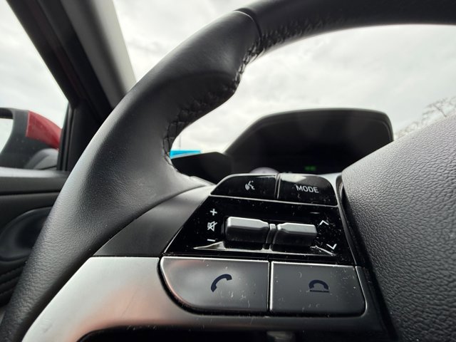 Used 2023 Hyundai Elantra SEL w/ Convenience Package image 19