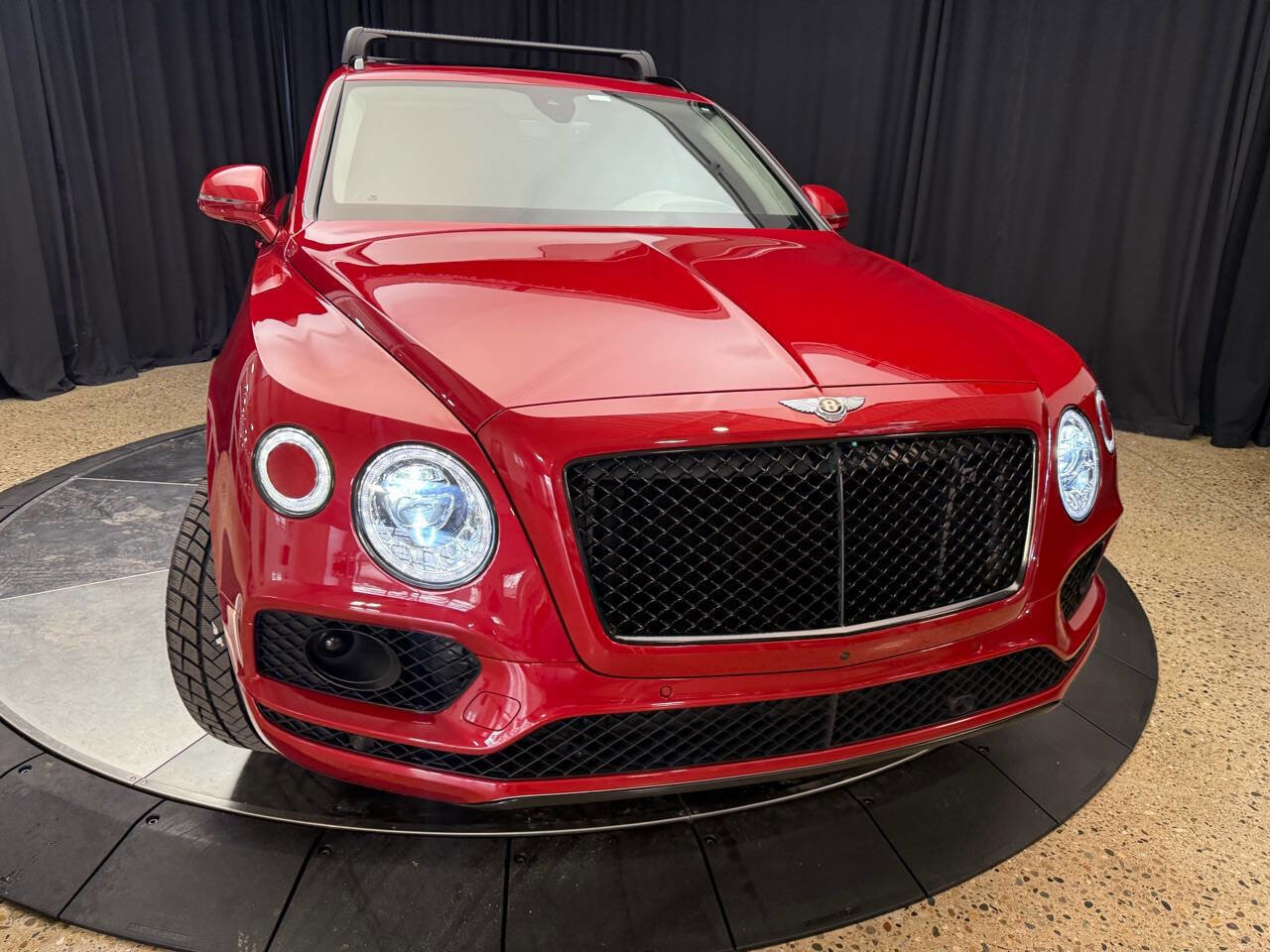 Used 2019 Bentley Bentayga image 10