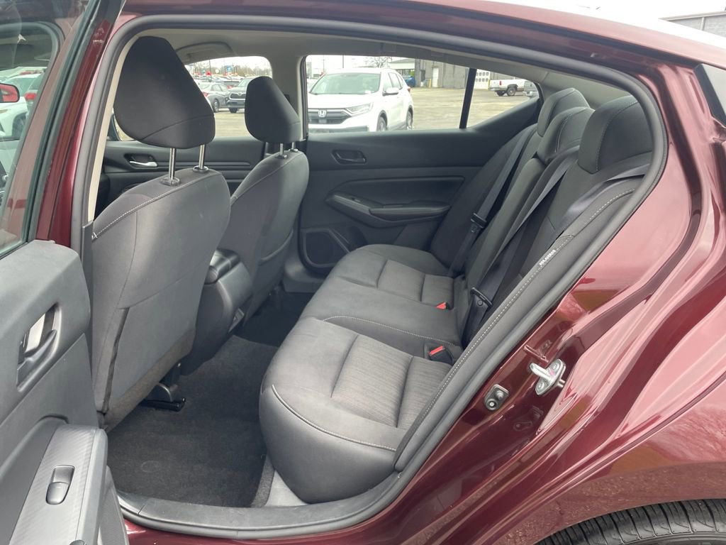 Used 2024 Nissan Altima 2.5 SV image 10