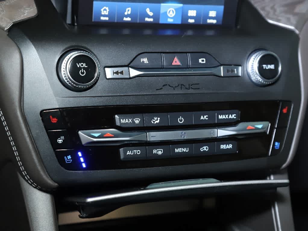 Used 2020 Ford Explorer Platinum w/ Premium Technology Package AWD/4WD image 28
