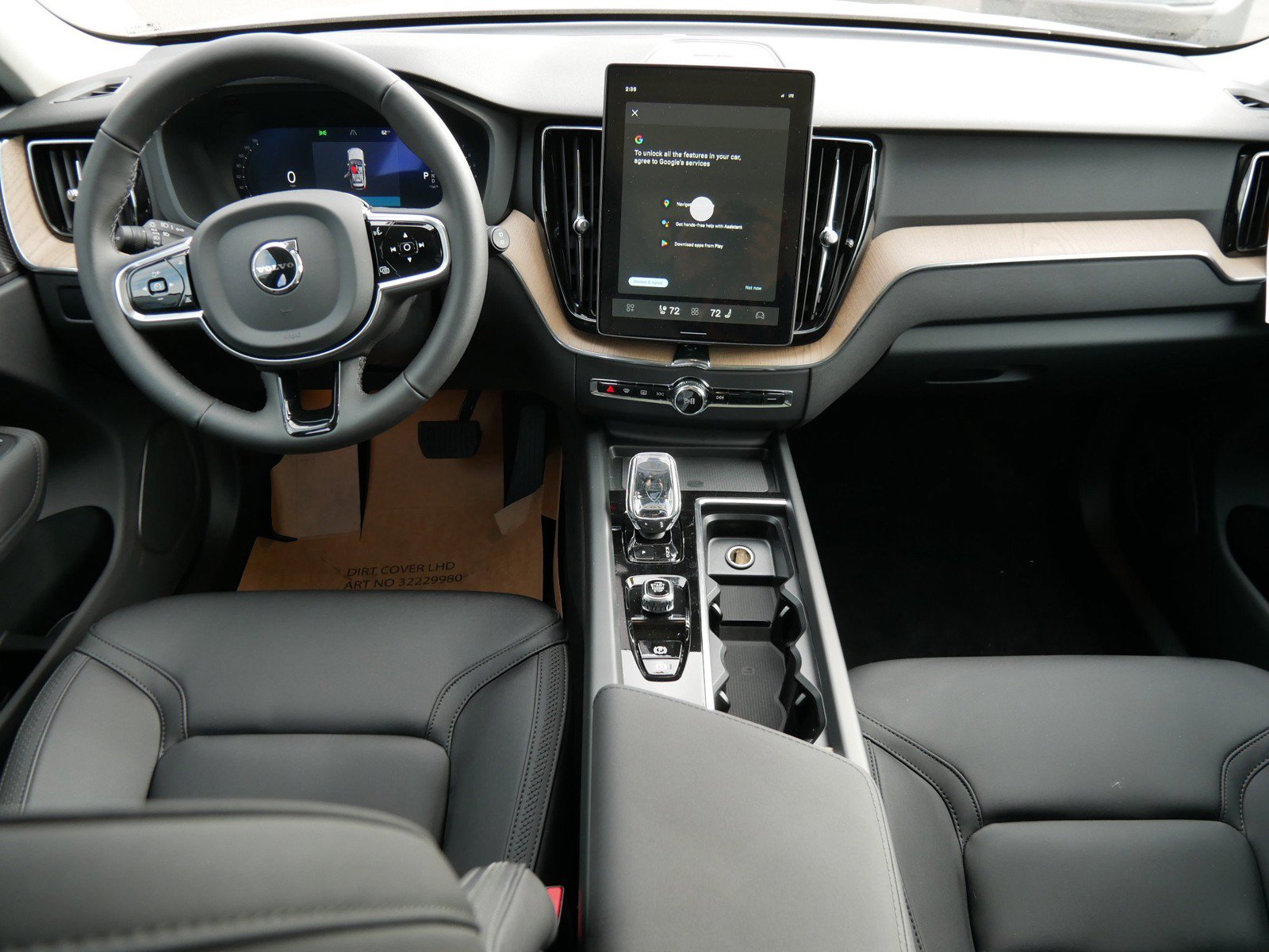 New 2027 Volvo XC60 B5 Plus AWD/4WD image 7