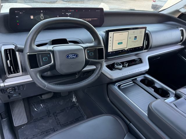 Certified 2025 Ford Expedition Active AWD/4WD image 11