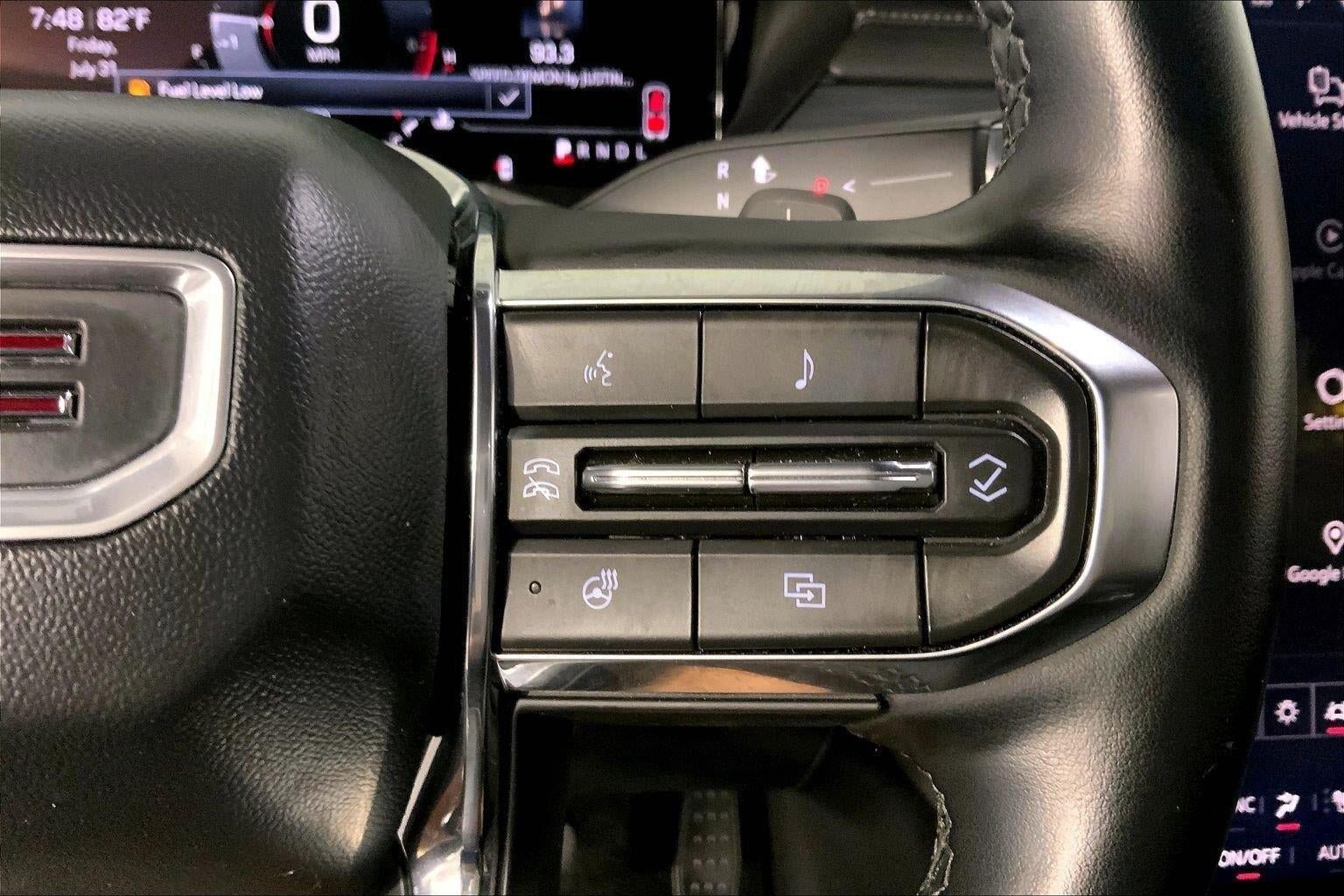 Used 2025 GMC Acadia Elevation AWD/4WD image 7