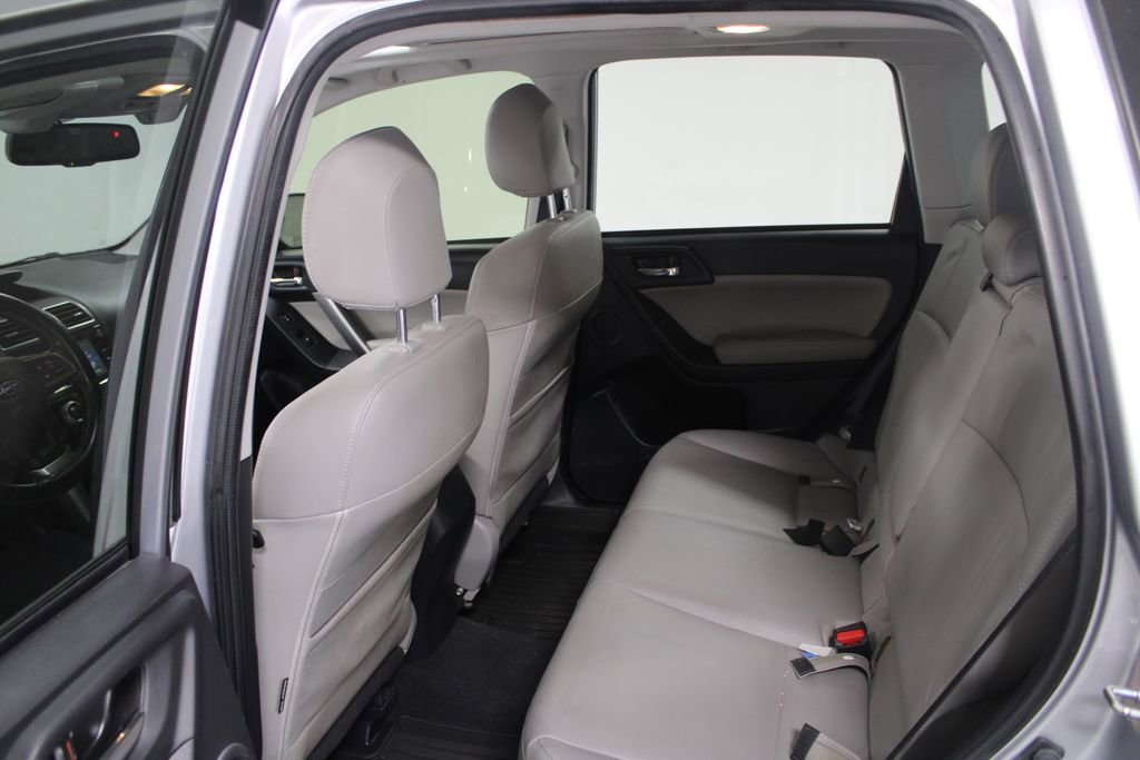 Used 2016 Subaru Forester 2.5i Touring w/ Eyesight & Navigation System AWD/4WD image 18