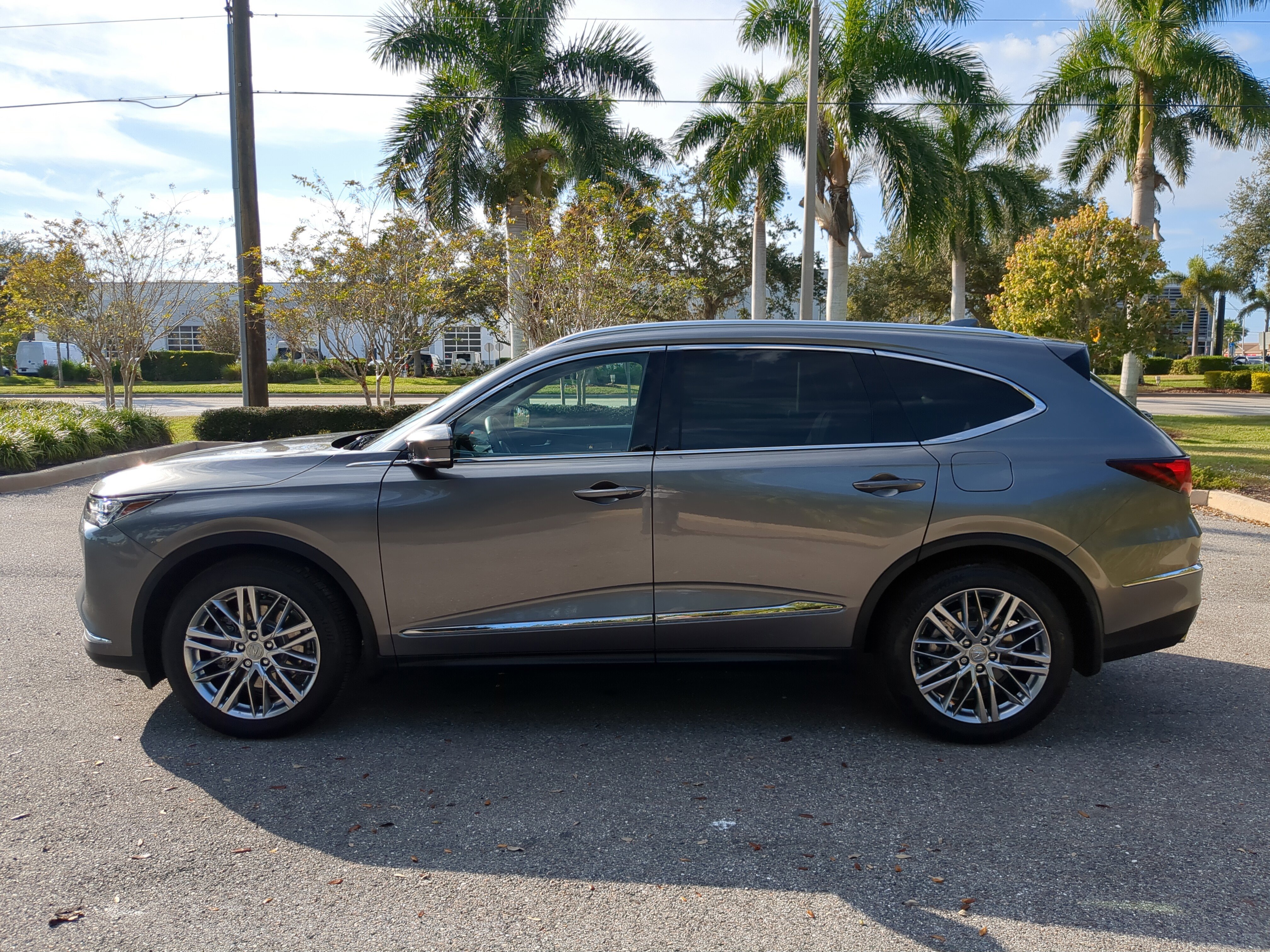 Used 2022 Acura MDX SH-AWD w/ Advance Package image 7