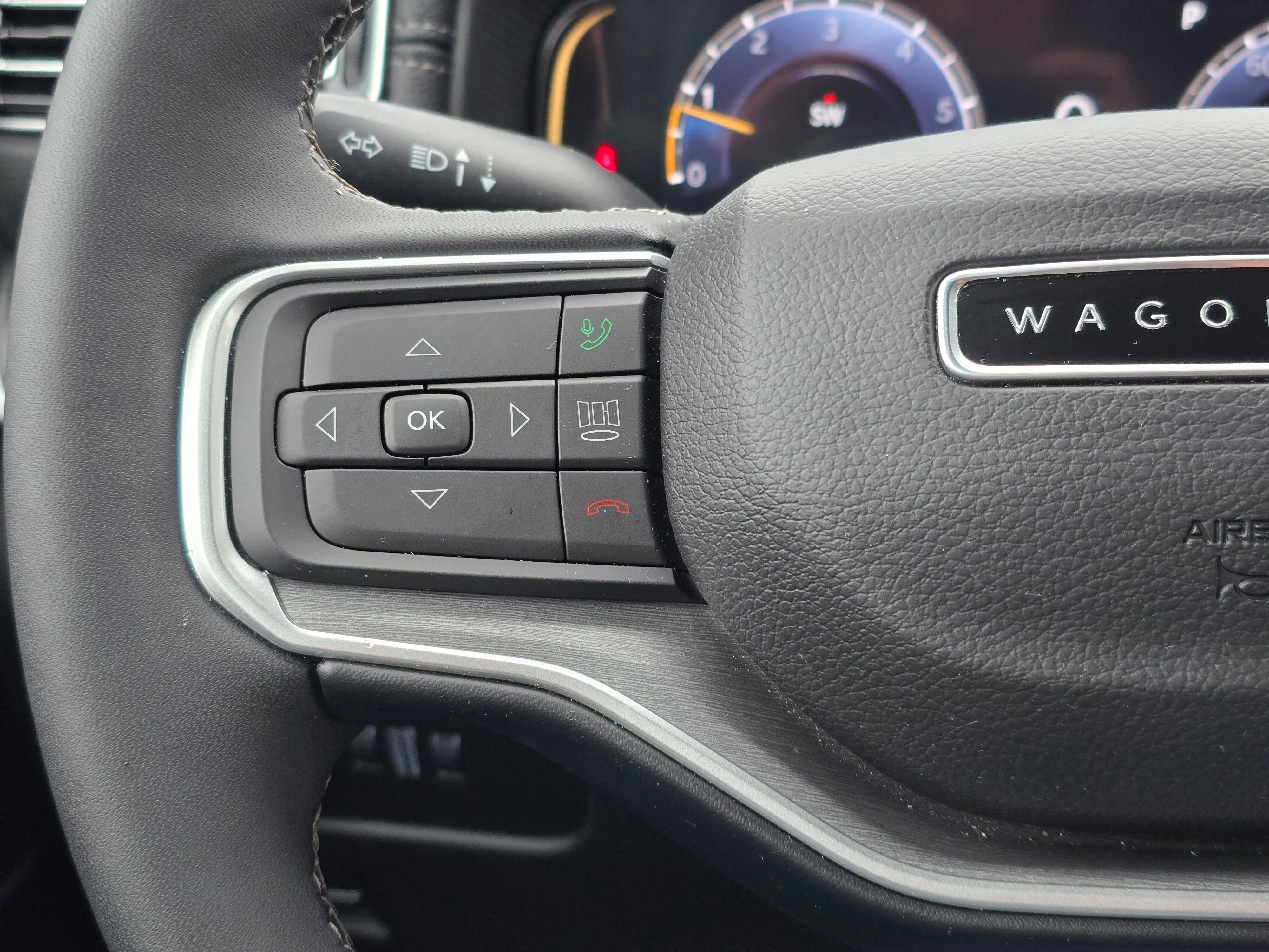 Used 2025 Jeep Wagoneer 4WD image 32