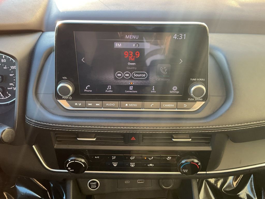 Used 2023 Nissan Rogue S image 13