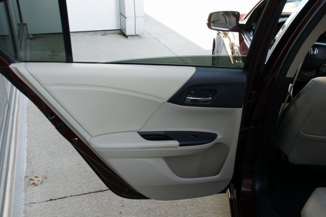 Used 2015 Honda Accord Touring image 25