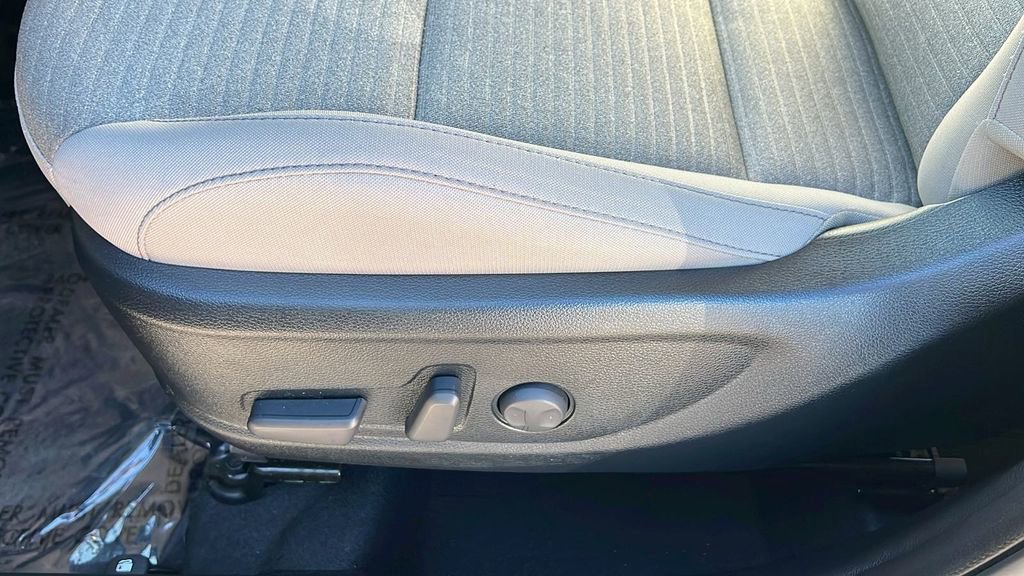 Certified 2025 Kia Soul EX image 11