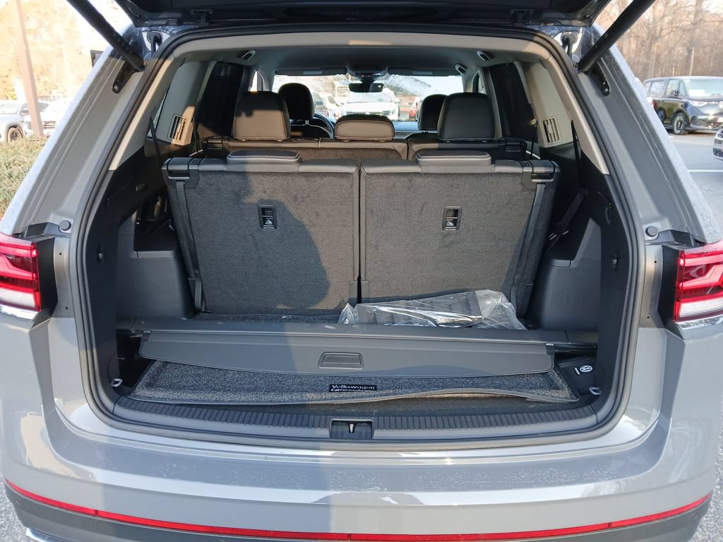 New 2025 Volkswagen Atlas SE FWD image 21