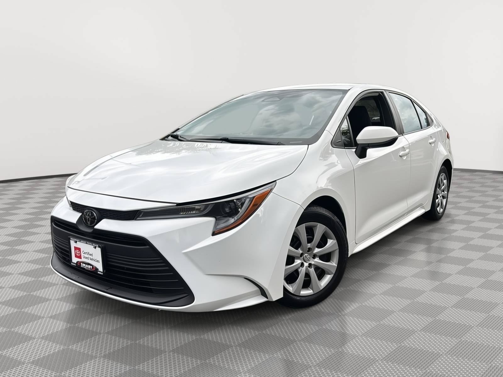 Used 2024 Toyota Corolla LE FWD image 1