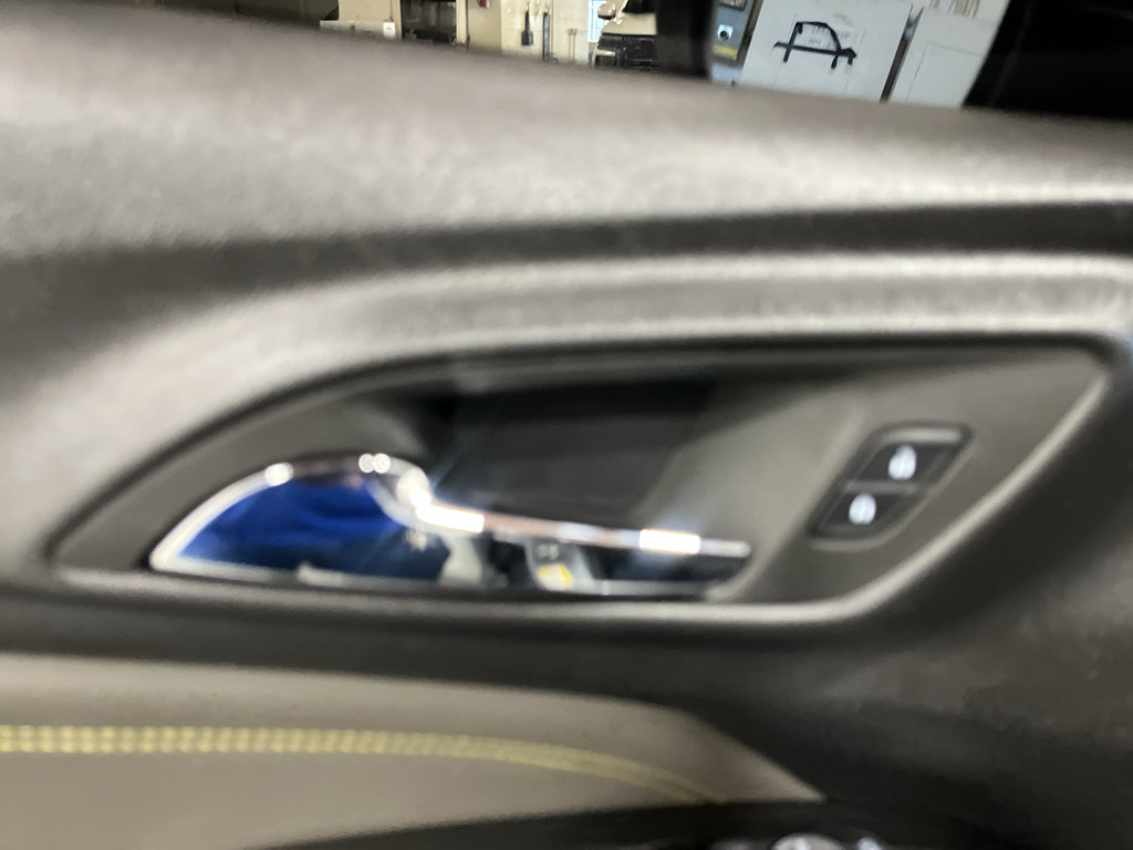 Used 2025 Chevrolet Trax ACTIV w/ Sunroof Package FWD image 27