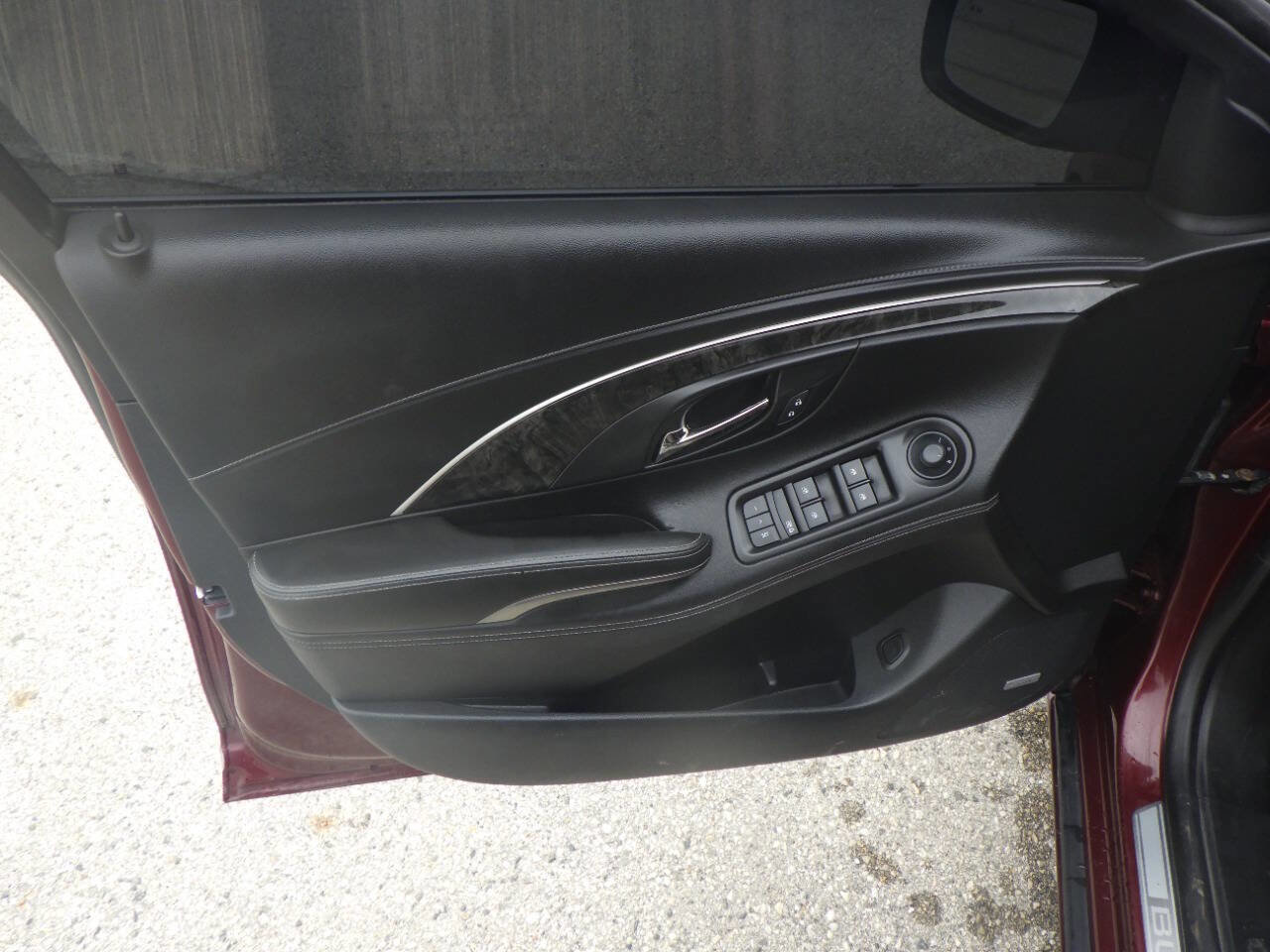 Used 2014 Buick LaCrosse Premium w/ Driver Confidence Package image 9