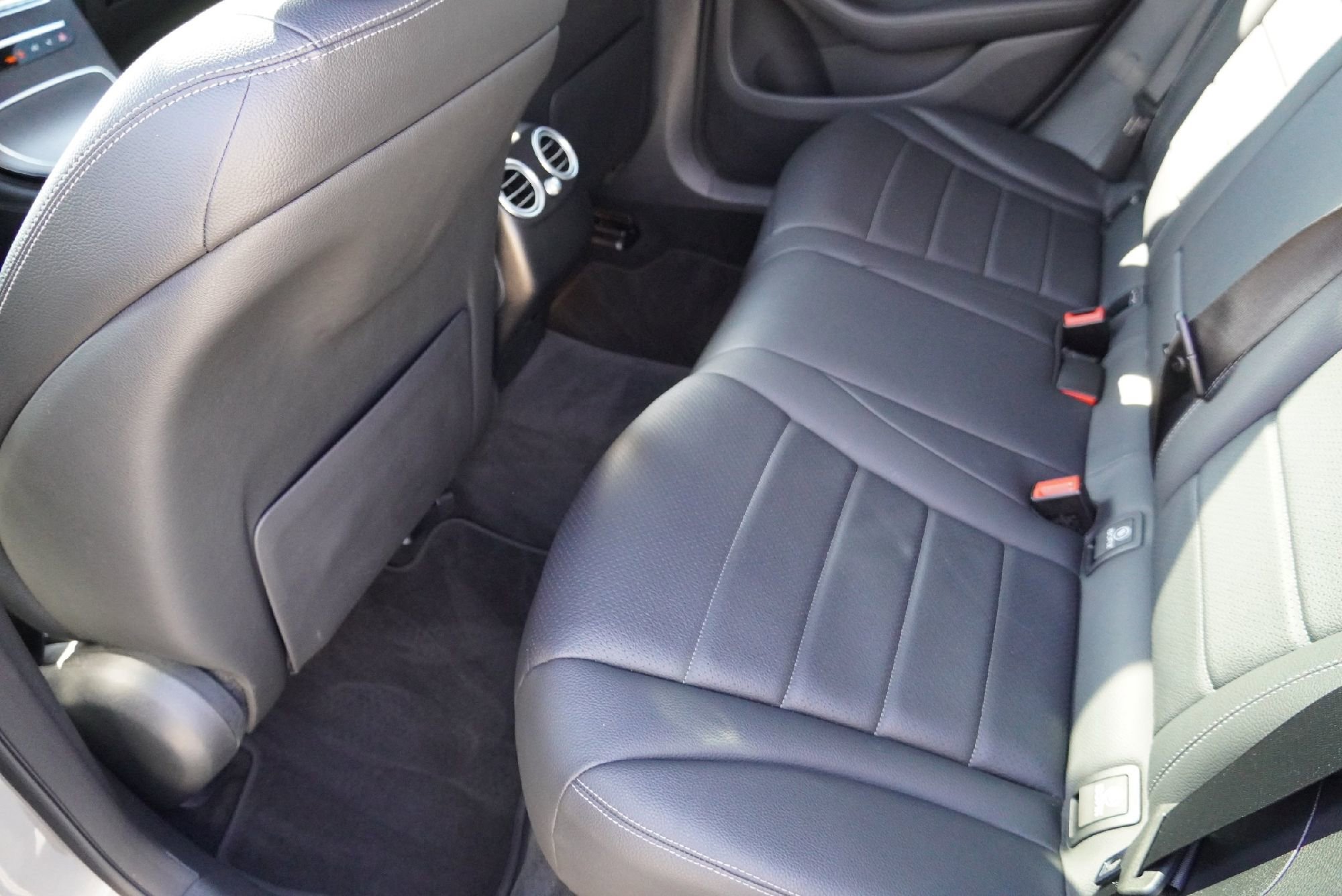 Used 2020 Mercedes-Benz GLC 300 4MATIC image 29