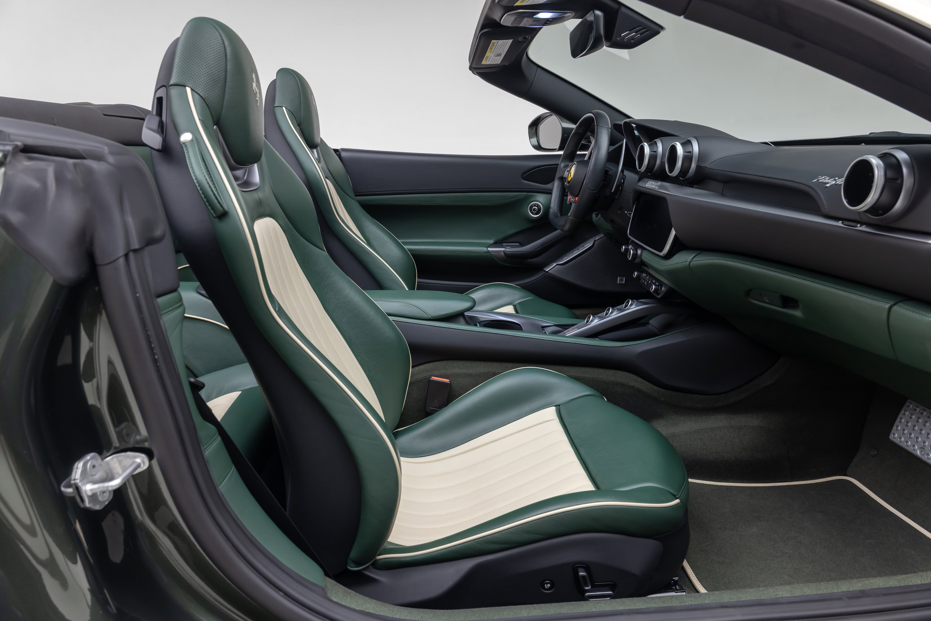 Certified 2019 Ferrari Portofino RWD image 52