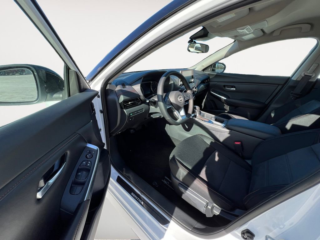 Certified 2025 Nissan Sentra SR image 18