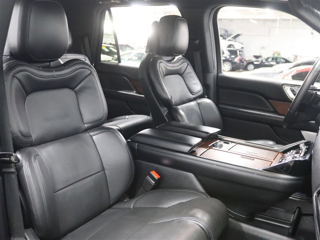Used 2020 Lincoln Navigator Reserve w/ Luxury Package image 15