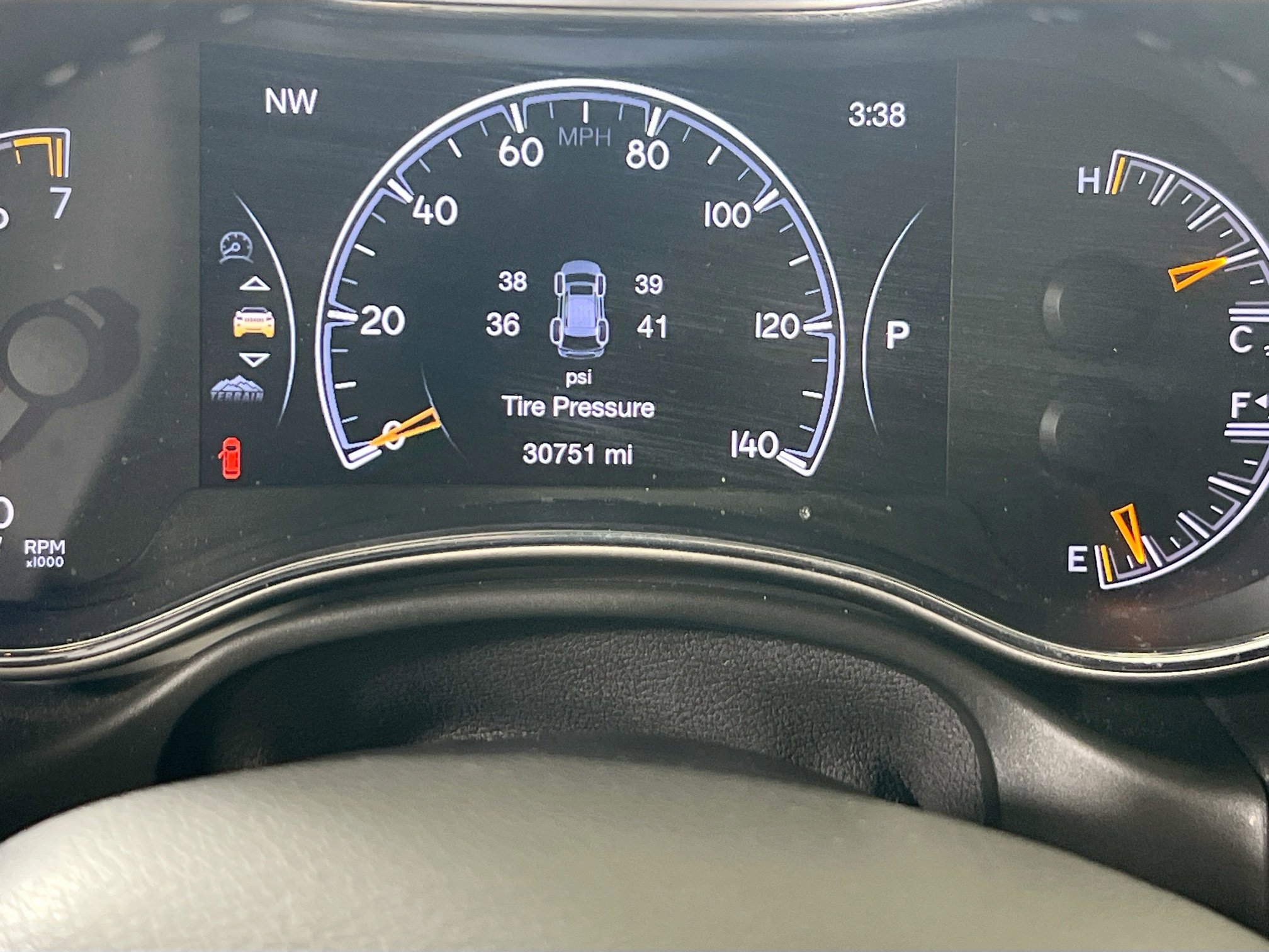 Used 2022 Jeep Grand Cherokee Laredo X image 12