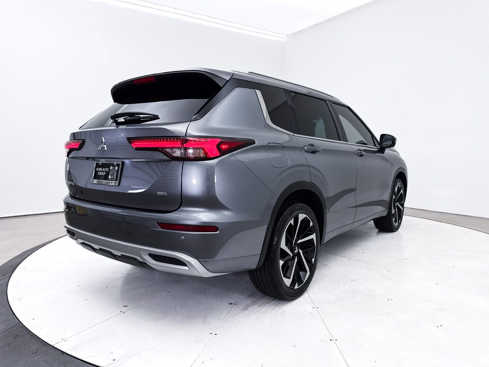 Used 2023 Mitsubishi Outlander SEL image 18