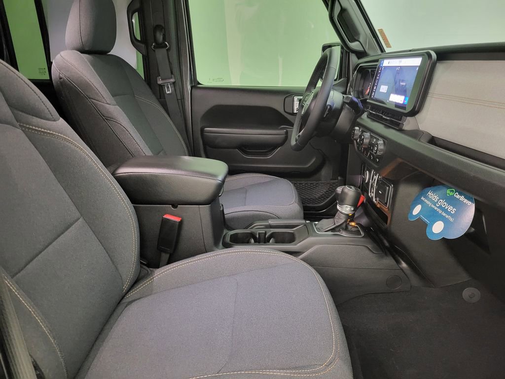 Used 2025 Jeep Wrangler Sport S image 33