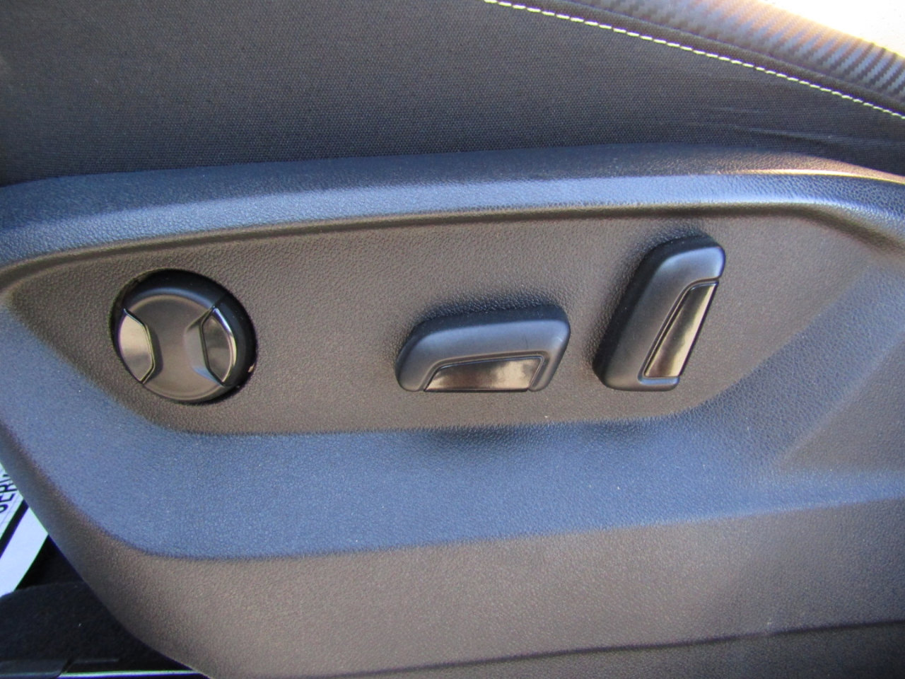 Used 2021 Volkswagen Atlas Cross Sport SE w/ Panoramic Sunroof Package image 12