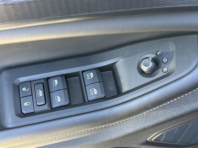 Used 2025 Jeep Grand Cherokee Altitude AWD/4WD image 23