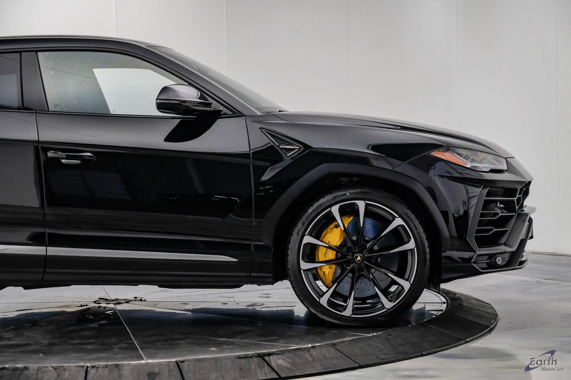 Used 2022 Lamborghini Urus AWD/4WD image 21