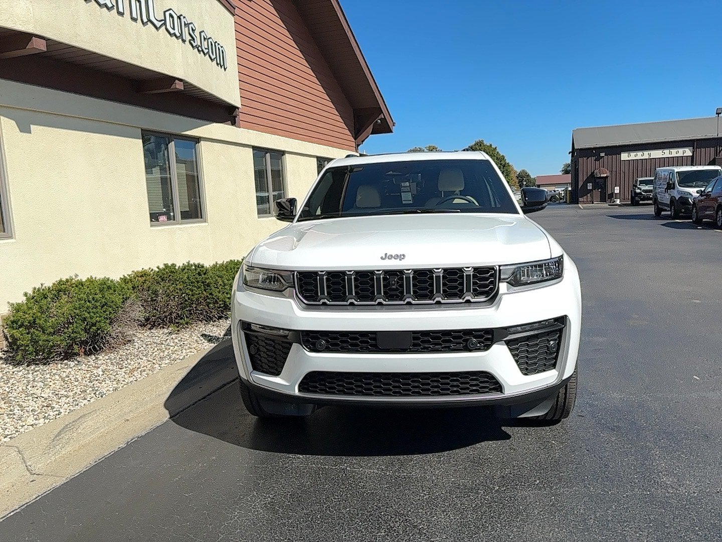New 2027 Jeep Grand Cherokee L Limited AWD/4WD image 4