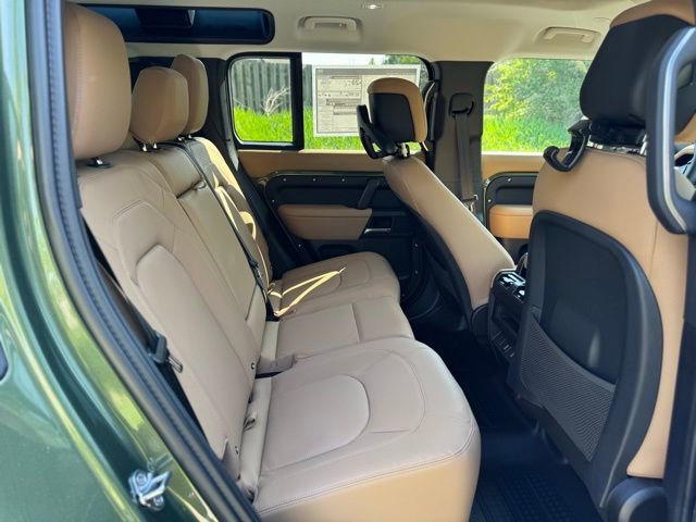 New 2026 Land Rover Defender 110 X-Dynamic SE AWD/4WD image 17