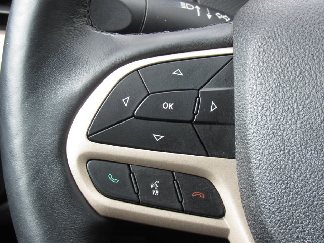 Used 2018 Jeep Cherokee Limited FWD image 24