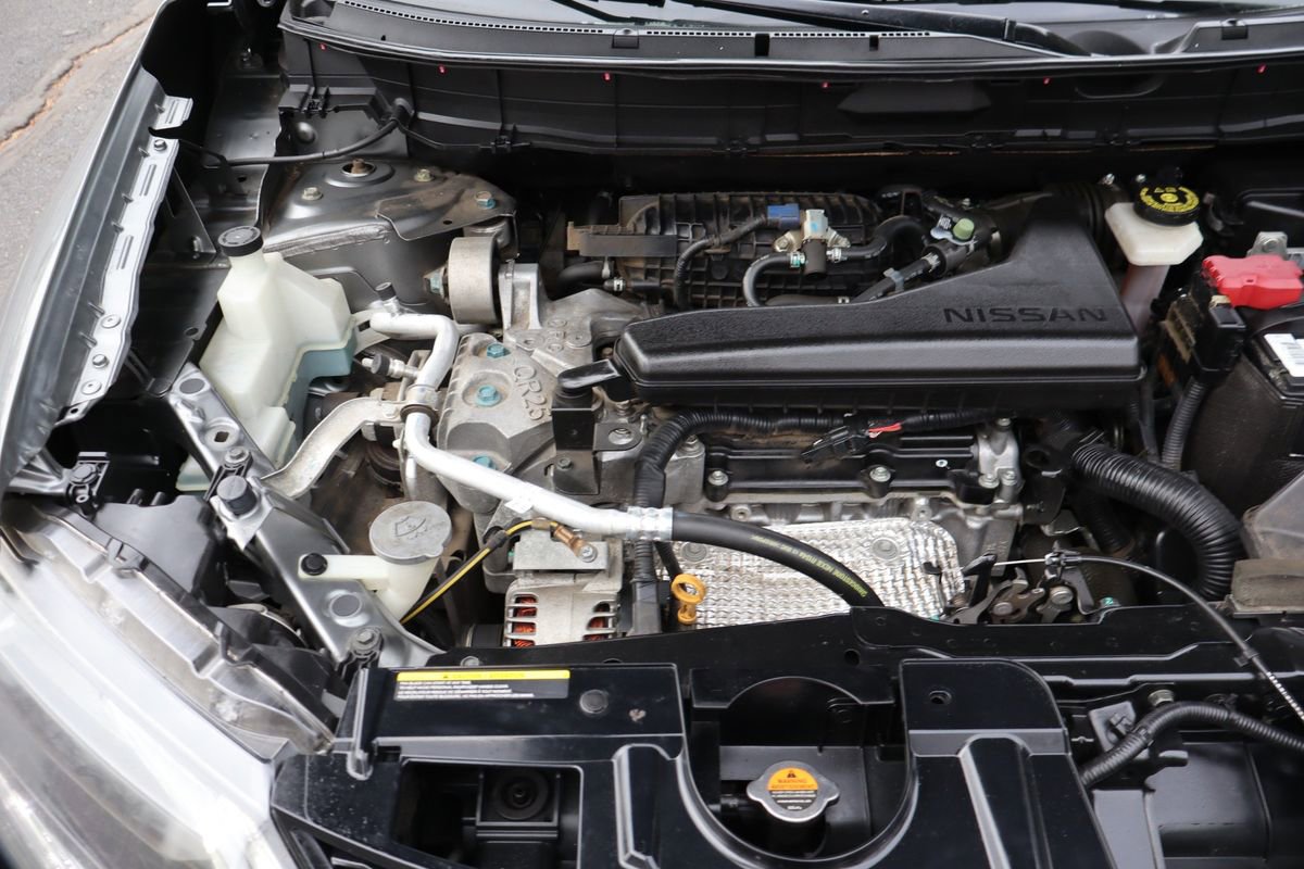 Used 2015 Nissan Rogue S image 37