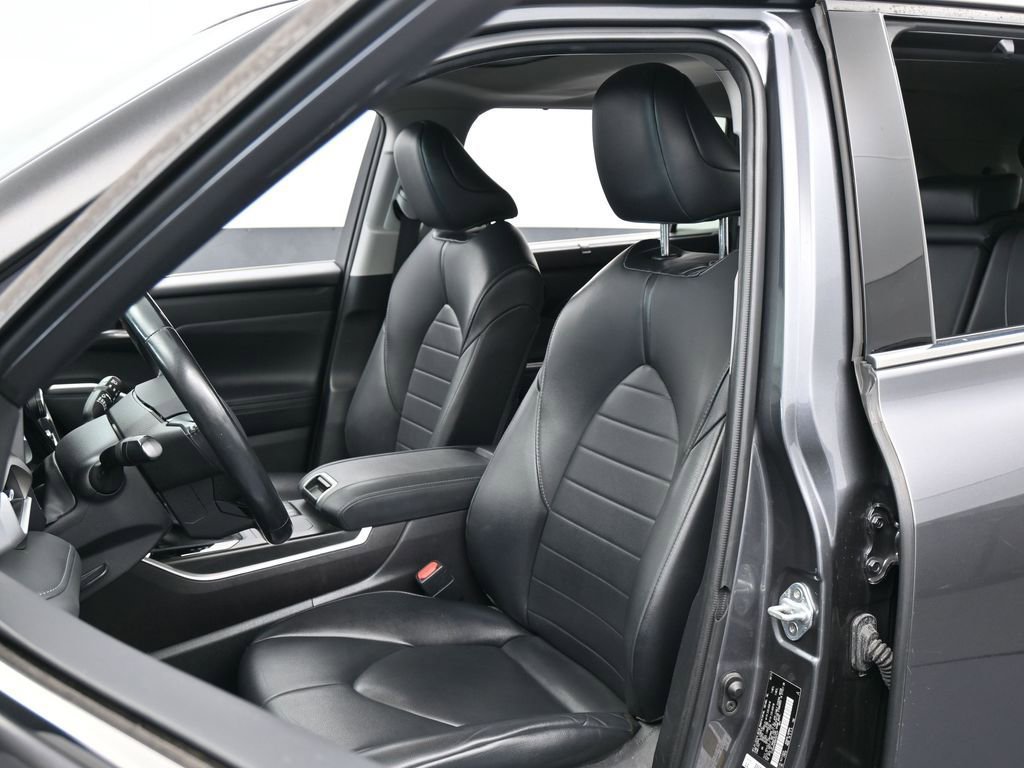 Used 2021 Toyota Highlander XLE FWD image 10