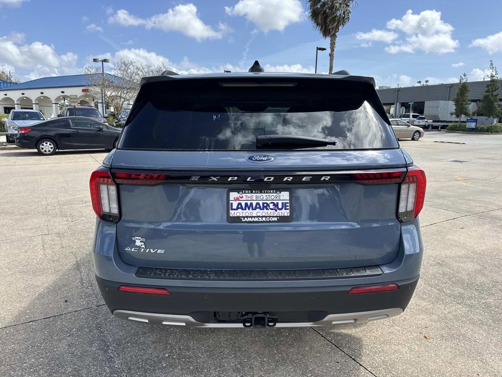 New 2026 Ford Explorer Active w/ Active Comfort Package image 4