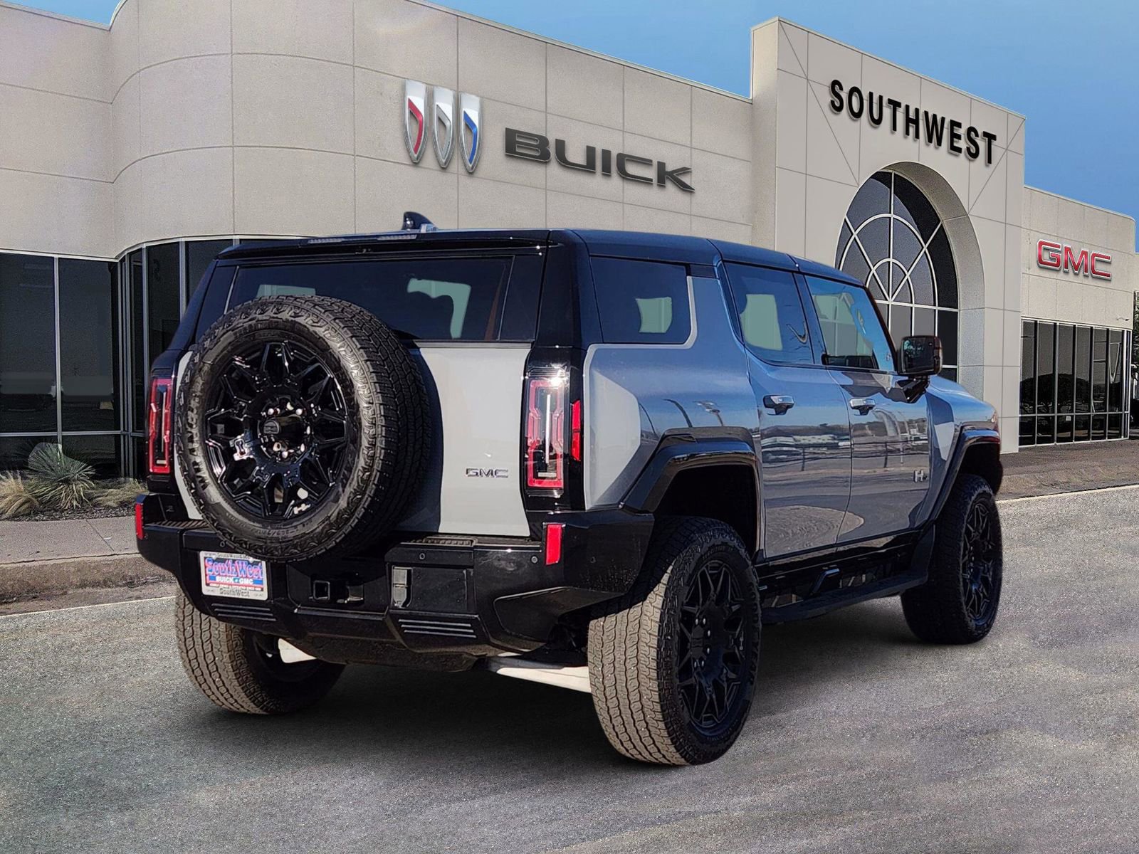 New 2025 GMC Hummer EV 2X image 5
