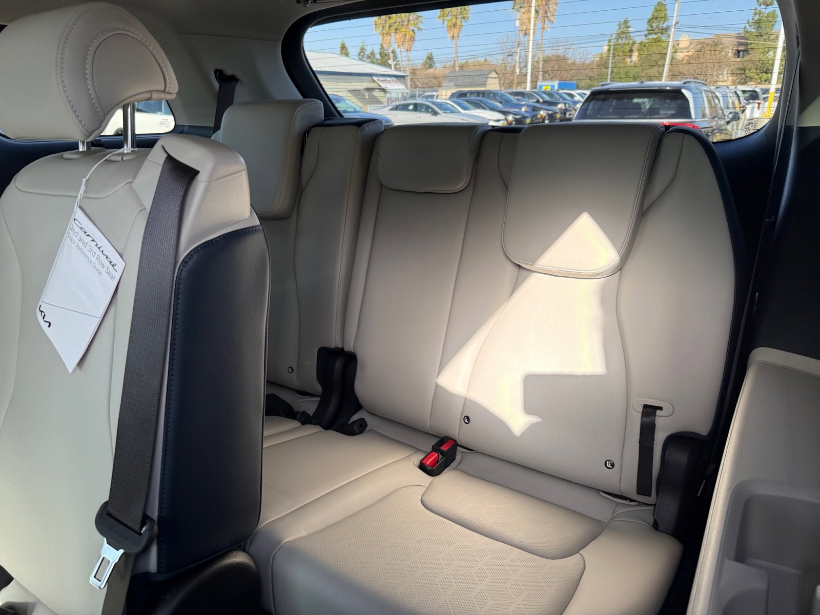 New 2026 Kia Carnival EX image 21