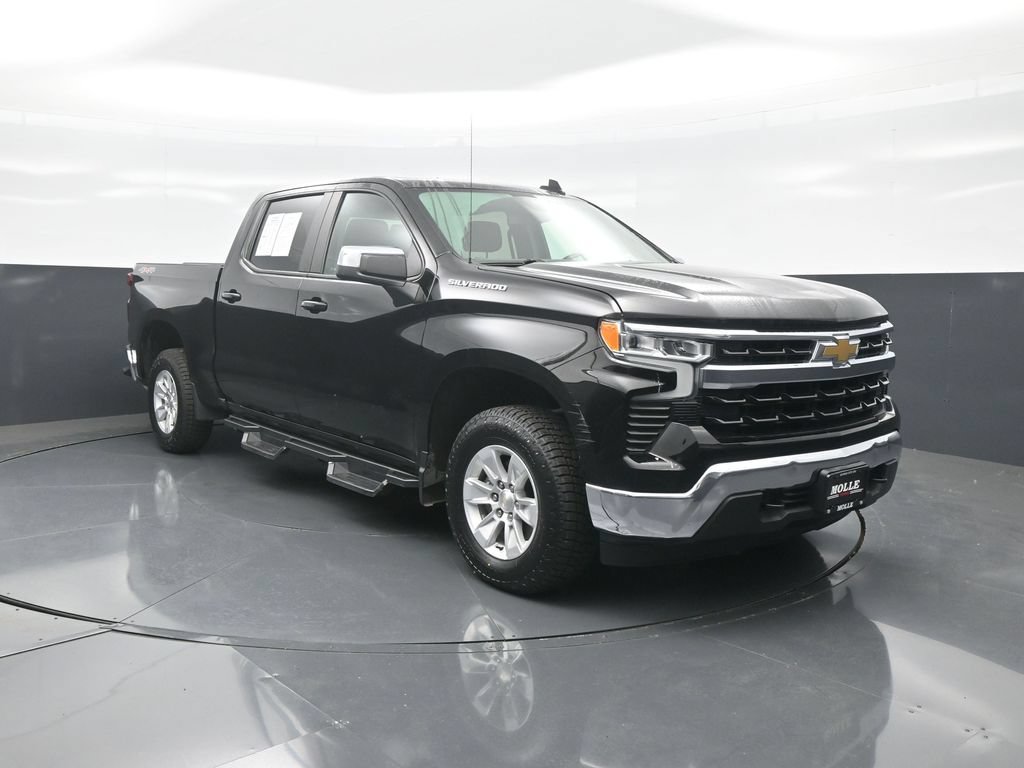 Used 2022 Chevrolet Silverado 1500 LT AWD/4WD image 1