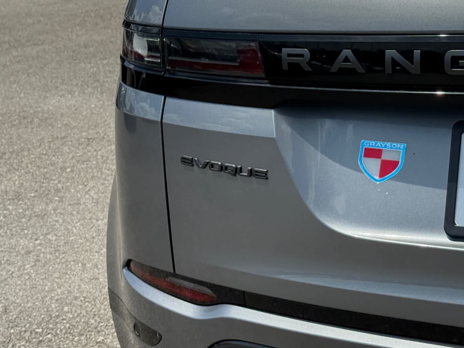 Used 2024 Land Rover Range Rover Evoque Dynamic SE AWD/4WD image 19