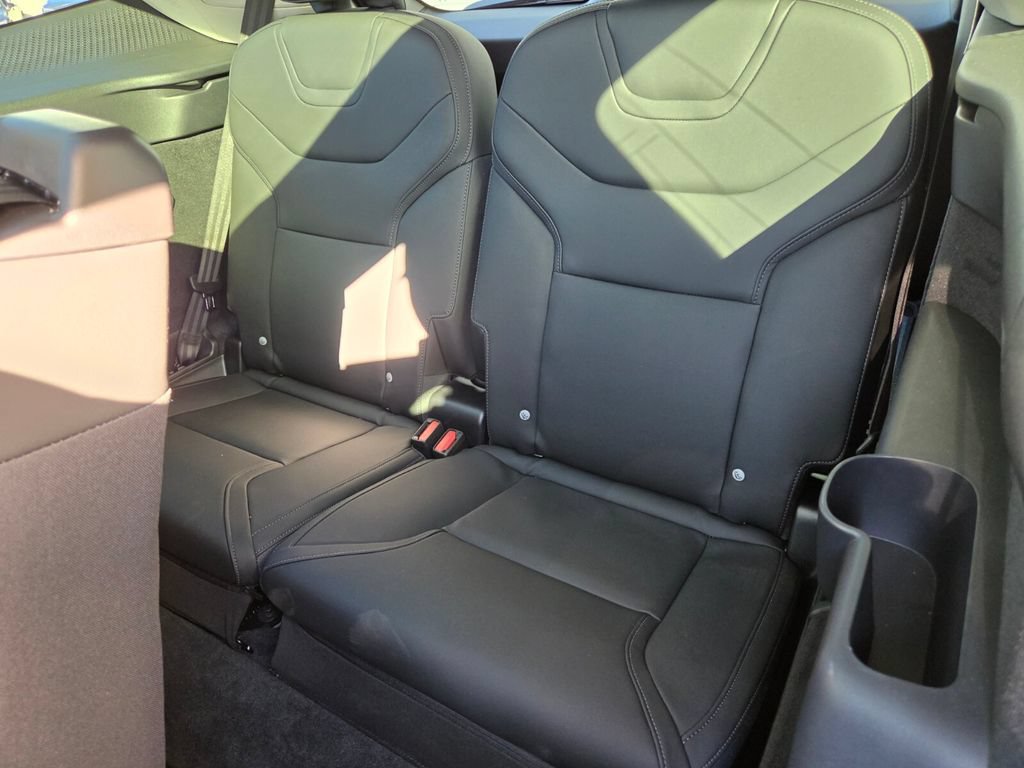 New 2025 Volvo EX90 Plus AWD/4WD image 15