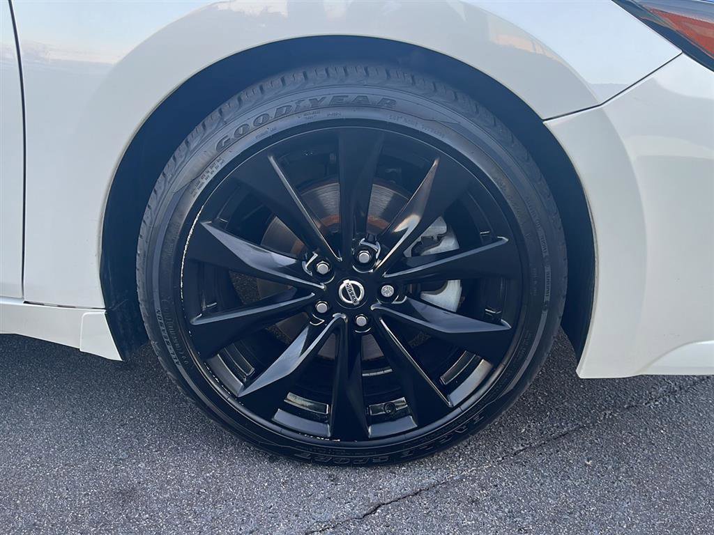 Used 2020 Nissan Maxima SR w/ Sport Mat Group image 12