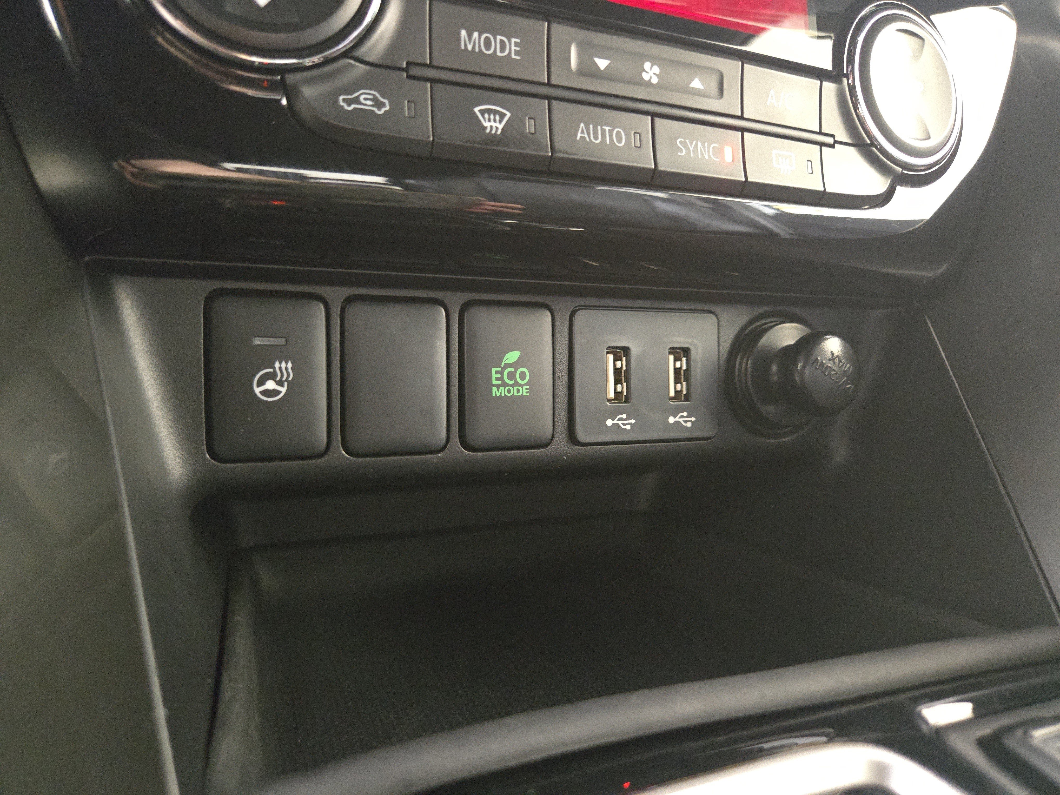 Used 2025 Mitsubishi Eclipse Cross Black Edition image 25