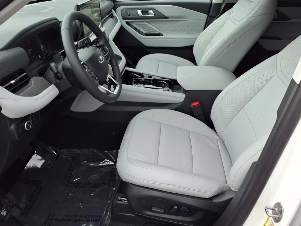 New 2025 Ford Explorer Platinum image 3
