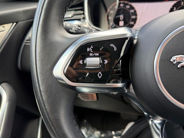 Used 2024 Jaguar F-PACE R-Dynamic S AWD/4WD image 22
