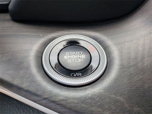 New 2025 Jeep Grand Cherokee Limited w/ Black Appearance Package image 20