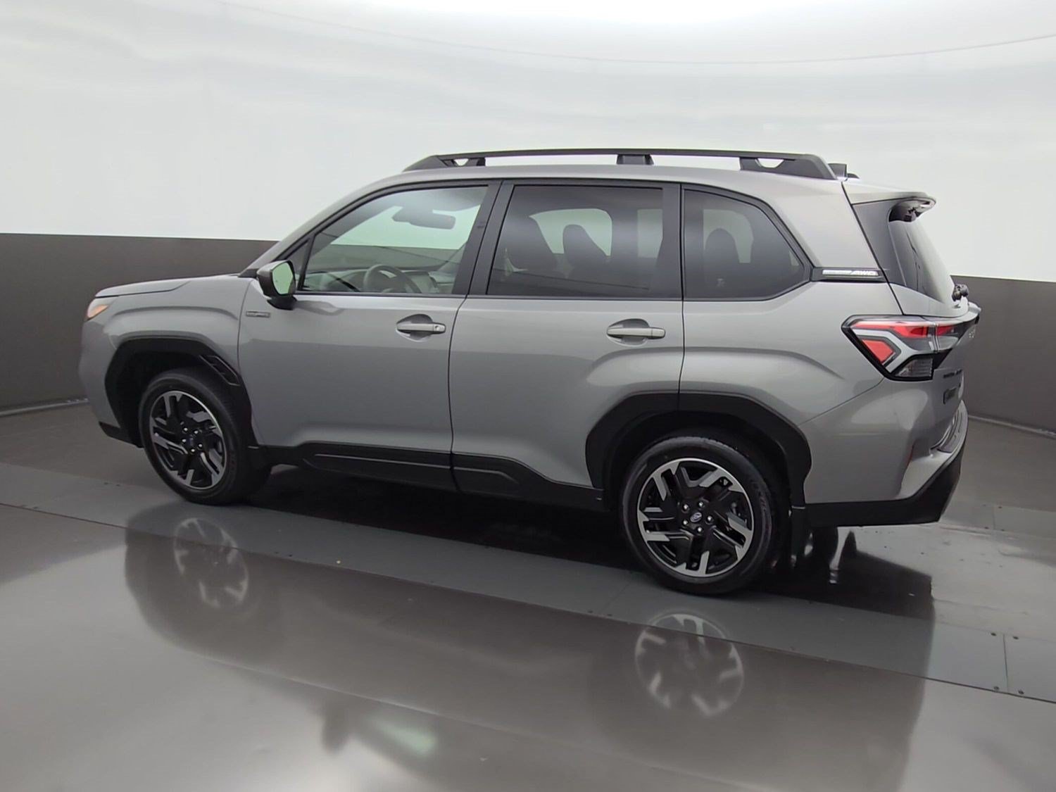 Used 2025 Subaru Forester Premium AWD/4WD image 6