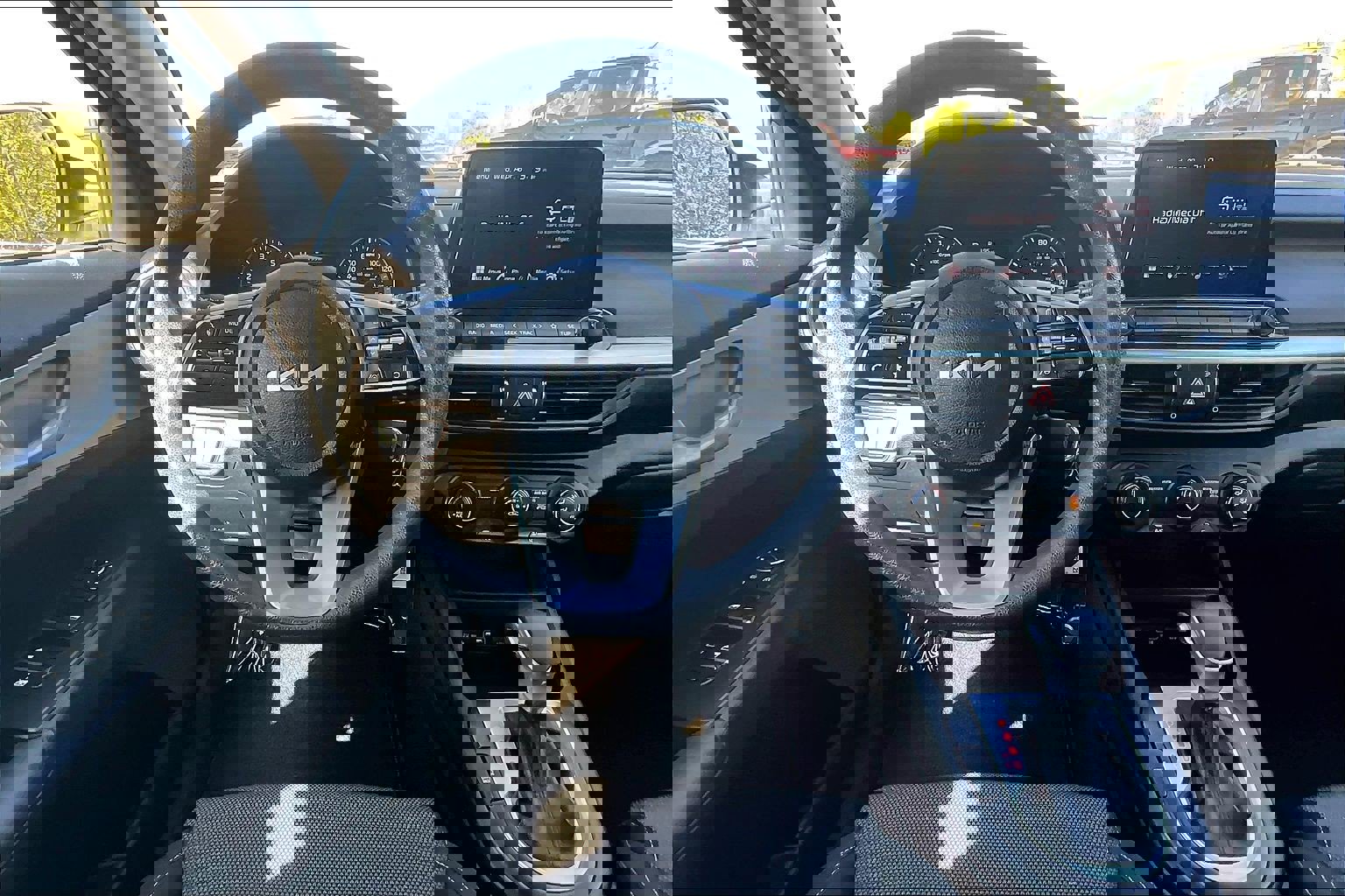 Used 2023 Kia Forte LXS w/ LXS Technology Package image 5