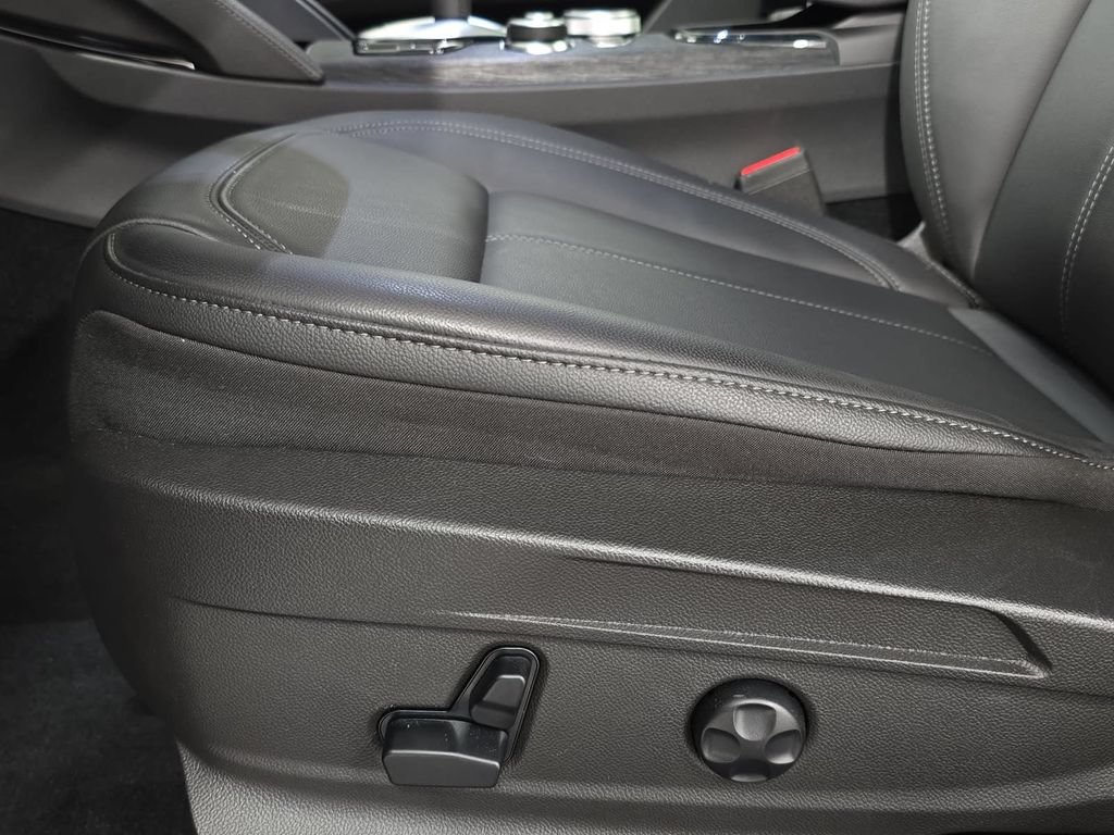 Used 2024 Alfa Romeo Stelvio Sprint RWD image 23